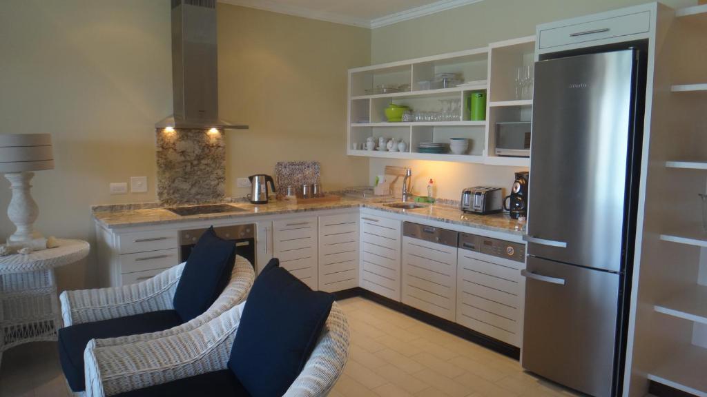 Kuchyň nebo kuchyňský kout v ubytování Island View Apartment by Simply-Seychelles