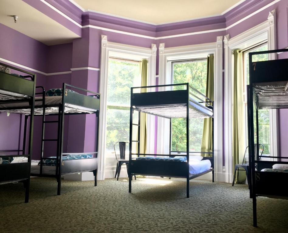 Postel nebo postele na pokoji v ubytování HI Sacramento Hostel