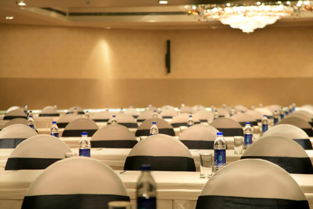Konferenční prostory v ubytování Mahagun Sarovar Portico Suites
