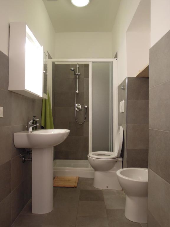 A bathroom at Roof terrace flat