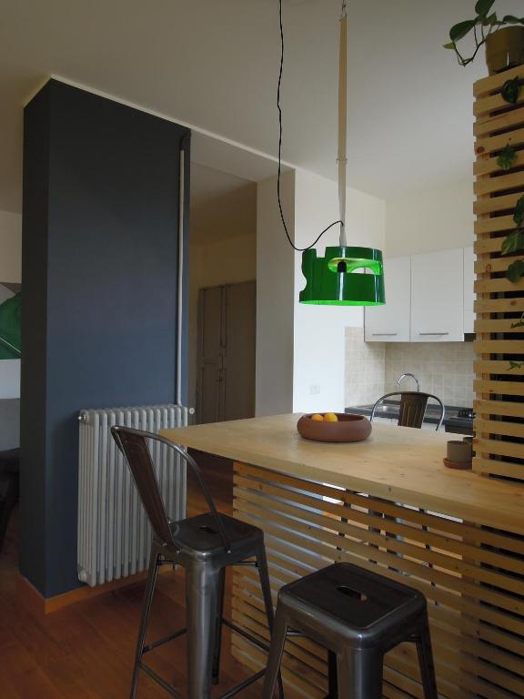 A kitchen or kitchenette at Roof terrace flat