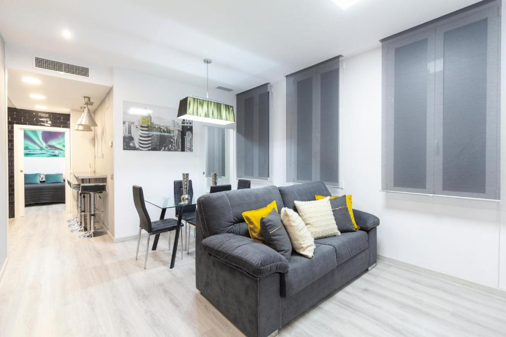 A seating area at Prado Apartment