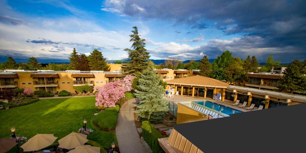 Bazén v ubytování Mirabeau Park Hotel nebo v jeho okolí