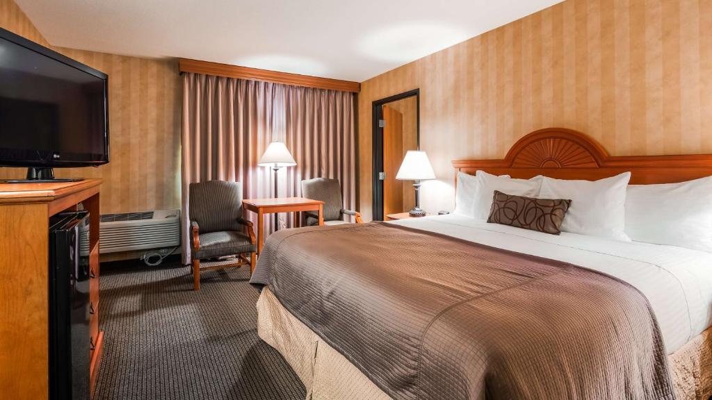 Postel nebo postele na pokoji v ubytování Best Western Pendleton Inn