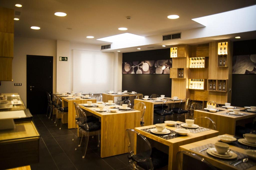 Reštaurácia alebo iné gastronomické zariadenie v ubytovaní Hotel Forum Evolución