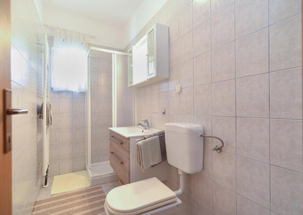 Łazienka w obiekcie Apartments Vrcevan 811