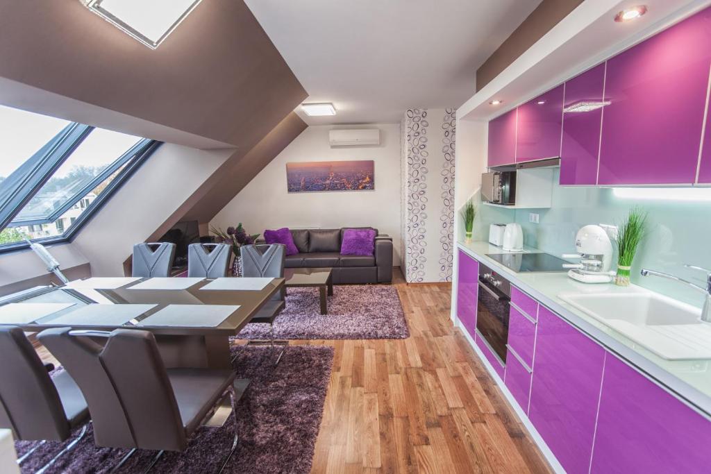 Kuchyňa alebo kuchynka v ubytovaní Rubin Relax Apartman
