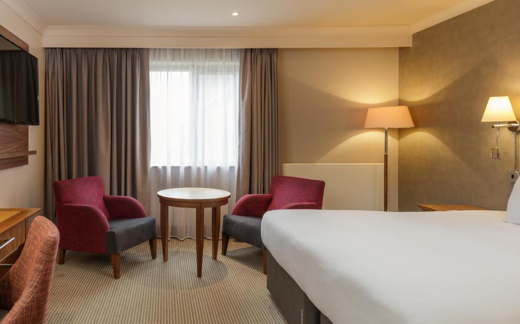 Cambridge Belfry Hotel & Spa - Deluxe King Room