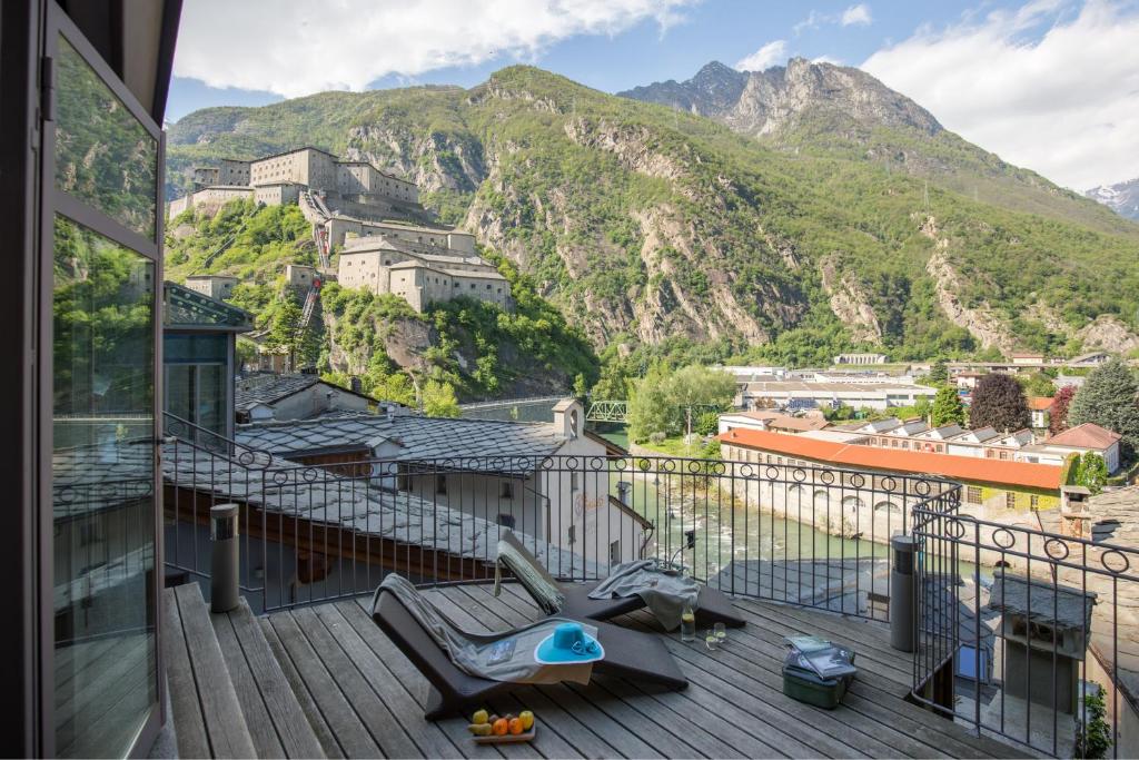 Nespecifikovaný výhled na hory nebo výhled na hory při pohledu z hotelu