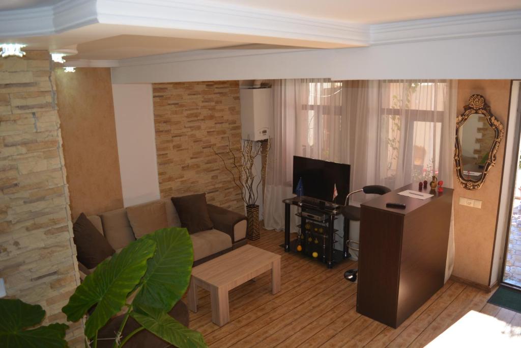 Televisor o centre d'entreteniment de Millennium Rabati
