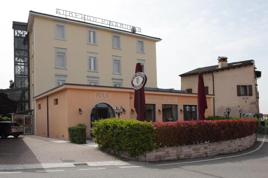 Budova, kde se hotel nachází
