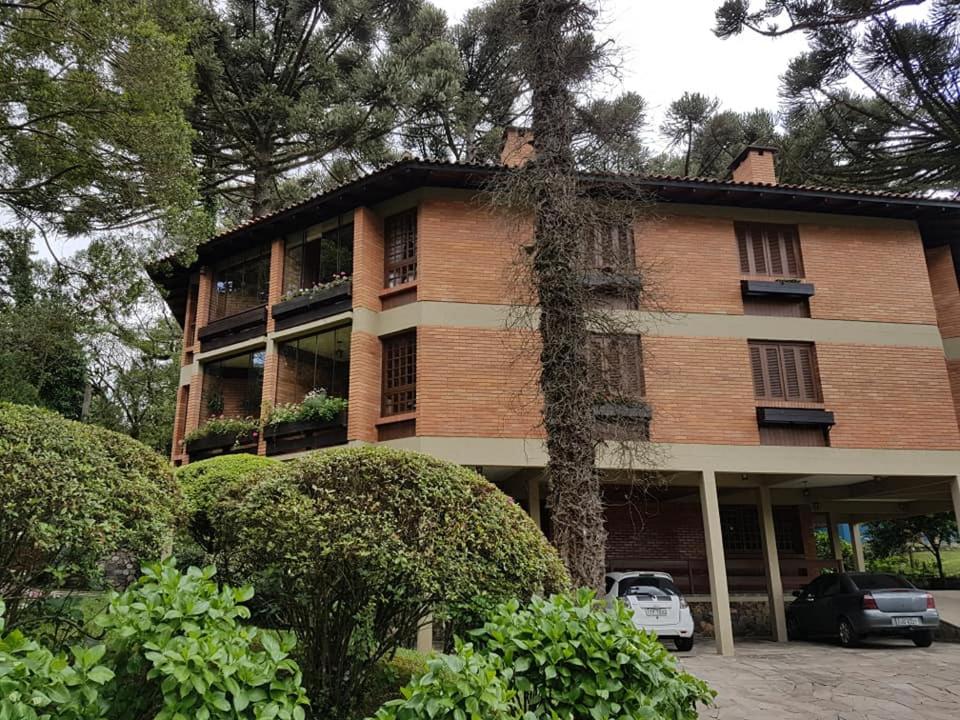 LOCAR-IN GRAMADO Solar das Hortênsias  LOCAR-IN GRAMADO Solar das Hortênsias