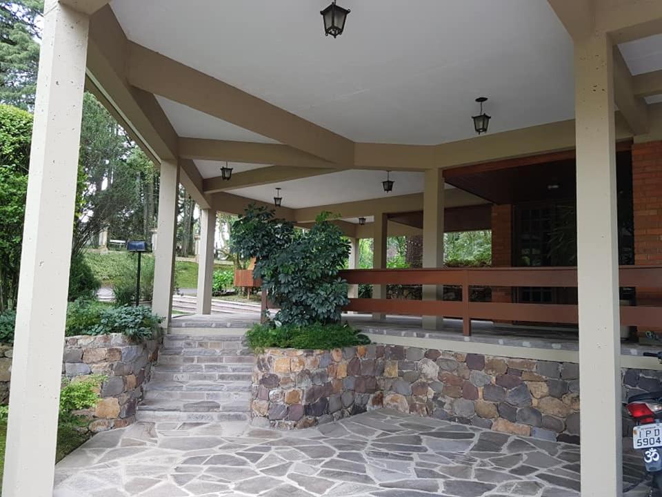 LOCAR-IN GRAMADO Solar das Hortênsias  LOCAR-IN GRAMADO Solar das Hortênsias