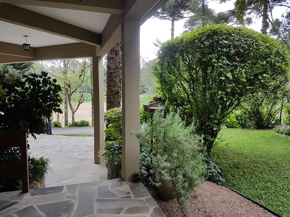 LOCAR-IN GRAMADO Solar das Hortênsias  LOCAR-IN GRAMADO Solar das Hortênsias