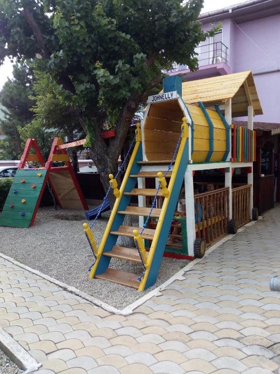 Herní místnost nebo prostor pro děti v ubytování Pensiunea Casa Johnelly