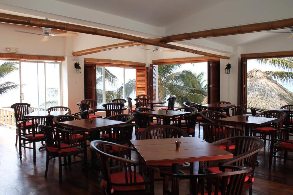 Restaurace v ubytování Royal Decameron Mompiche - All Inclusive