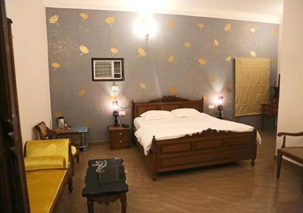 Vijaigarh Kothi - Heritage boutique - Deluxe King Suite