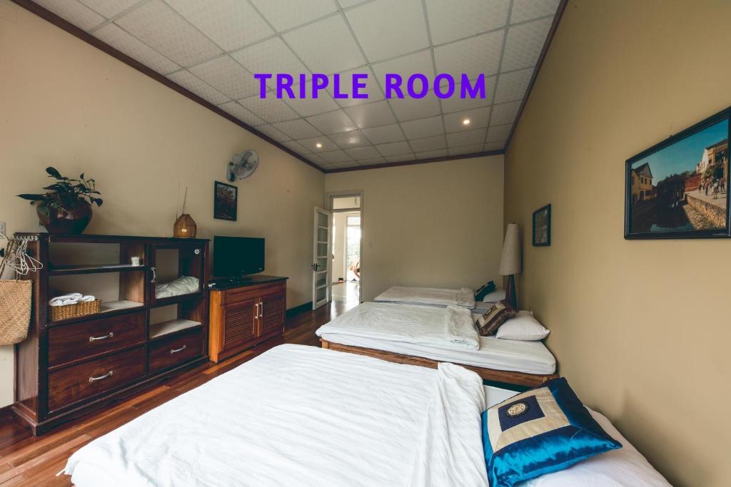 The HillSide Homestay Hue - Triple Chambre Avec Vue Sur Le Jardin