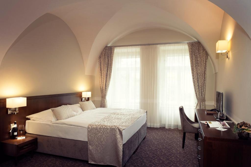 
Deluxe King Suite
