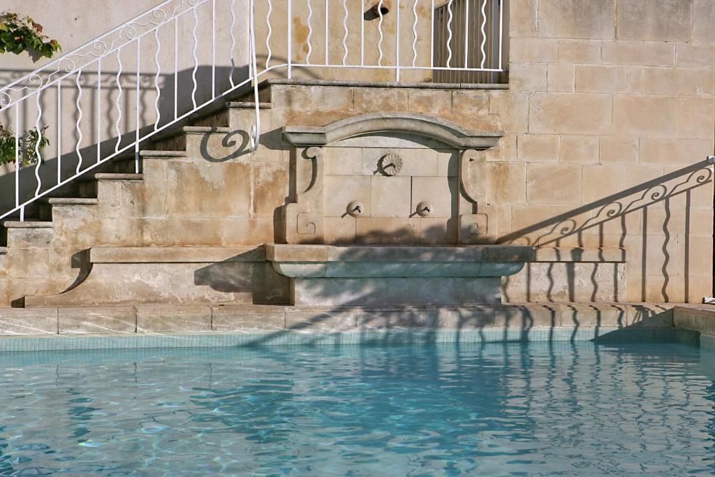 Bazén v ubytování Maison Bérard Hôtel - Restaurant - Spa nebo v jeho okolí