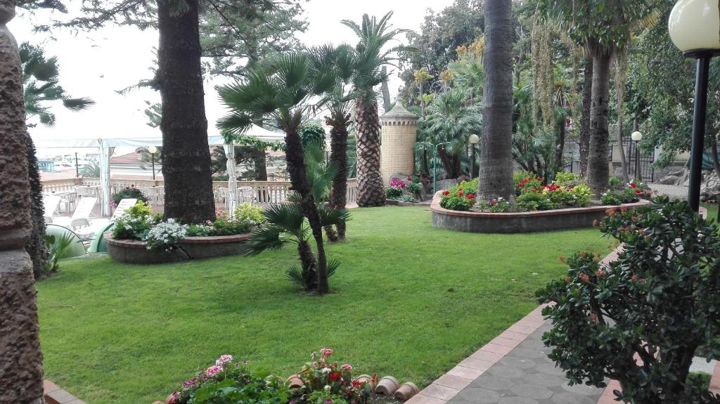 Zahrada ubytování Hotel Miramare