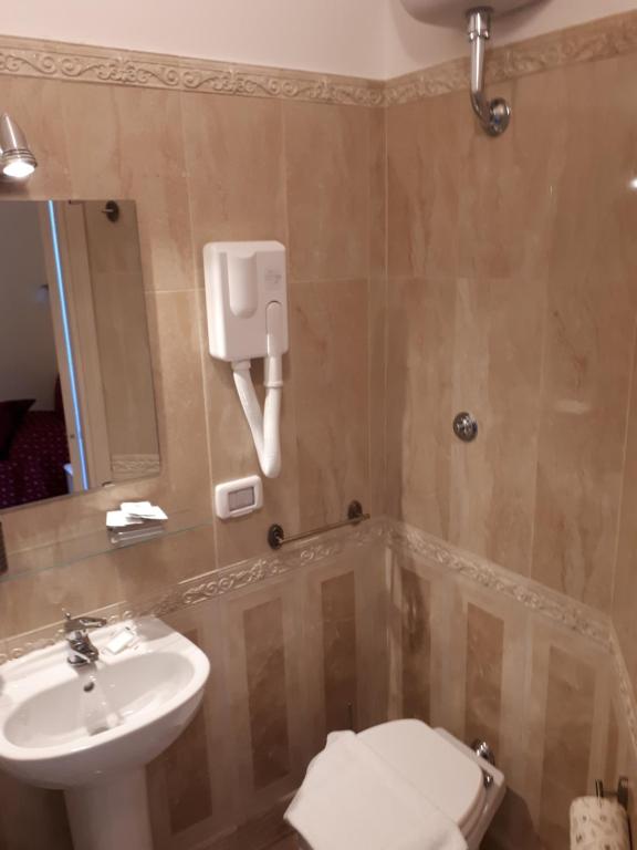 Un baño de Hotel Major Aventinus