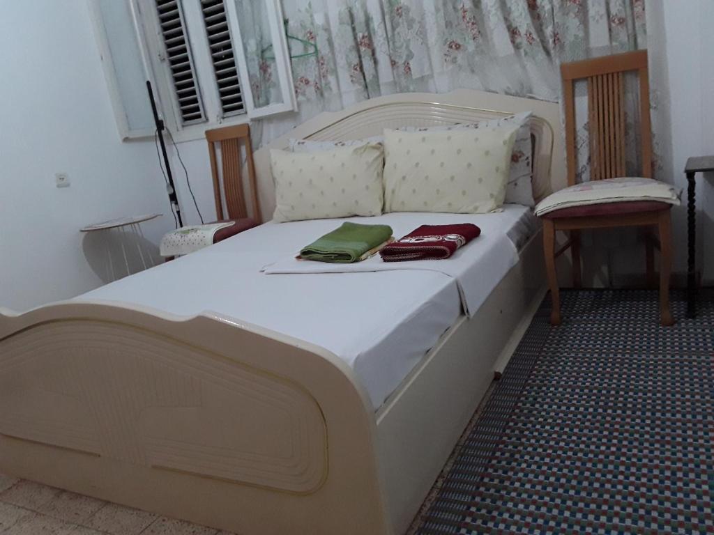 Room in Apartment on Balfour