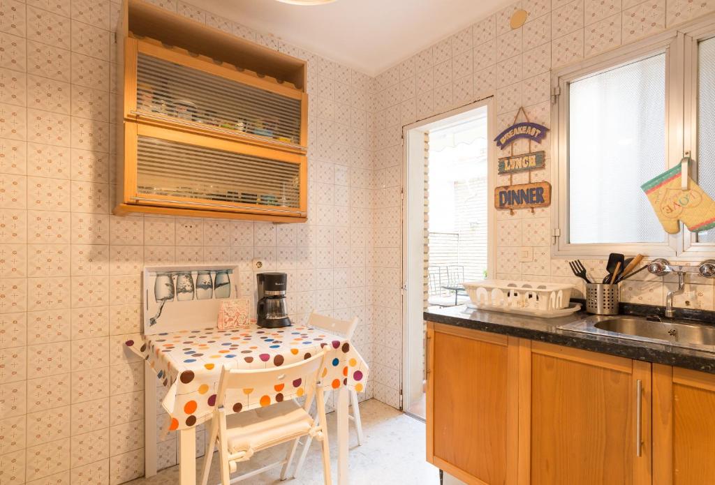 Kuchyňa alebo kuchynka v ubytovaní Rafaela Guest House