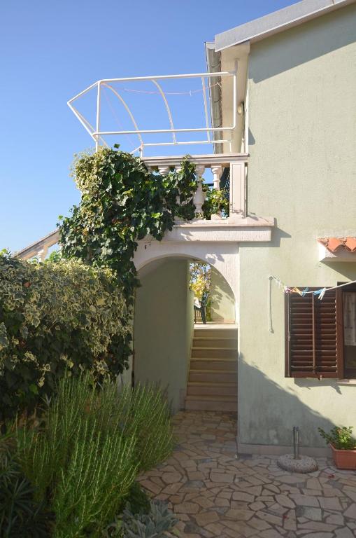 Apartments Zora, Rakalj (updated prices 2024)