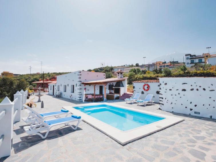 Bazén v ubytování Casa Rural Quinta Sevi nebo v jeho okolí