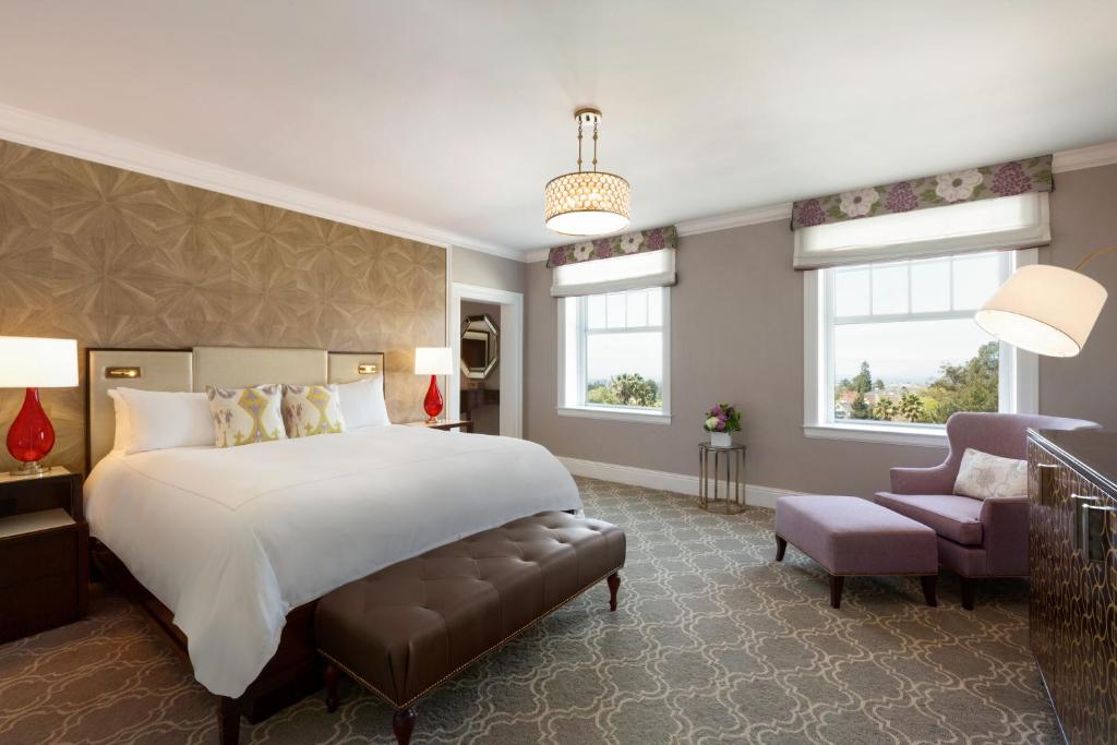 The Claremont Club & Spa, A Fairmont Hotel - Junior Suite Queen