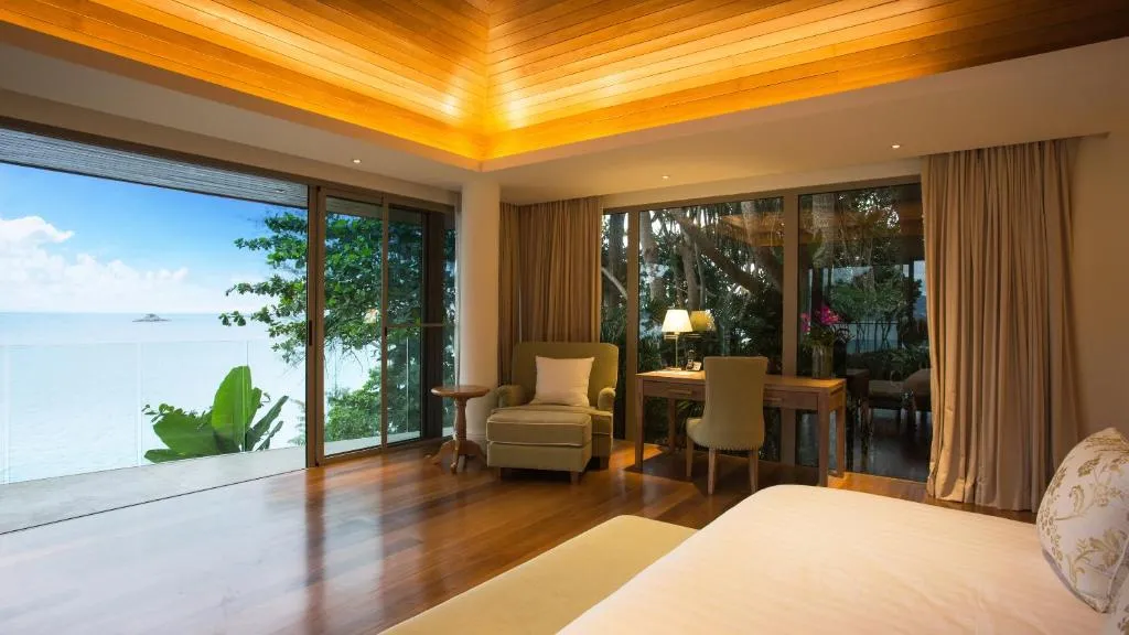 Seven-Bedroom Ocean Front Residence