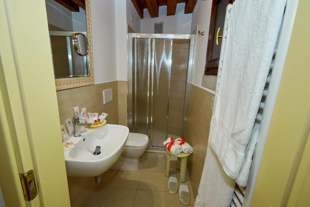 Koupelna v ubytování Hotel Riviera dei Dogi