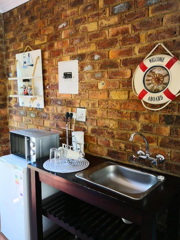 3 Brothers B&B - Twin Room - Sailors Room