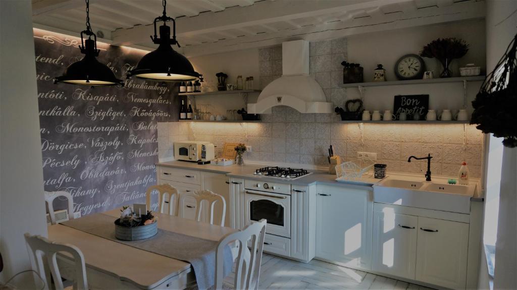 Kál Kőve Vendégház és Bortéka - Casa De Vacaciones