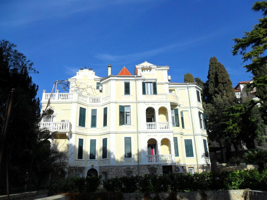 Budova, v ktorej sa apartmán nachádza