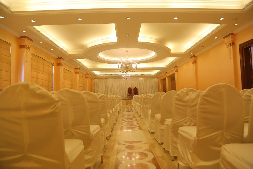 Posezení v ubytování Hotel Surguru
