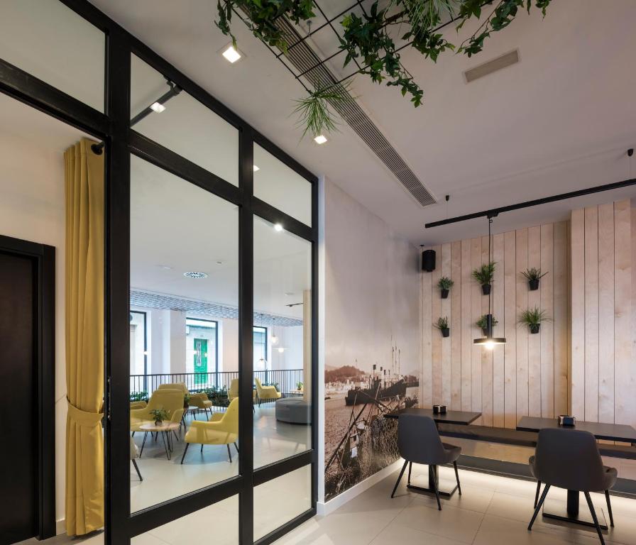 A seating area at Hotel Airiños 3*
