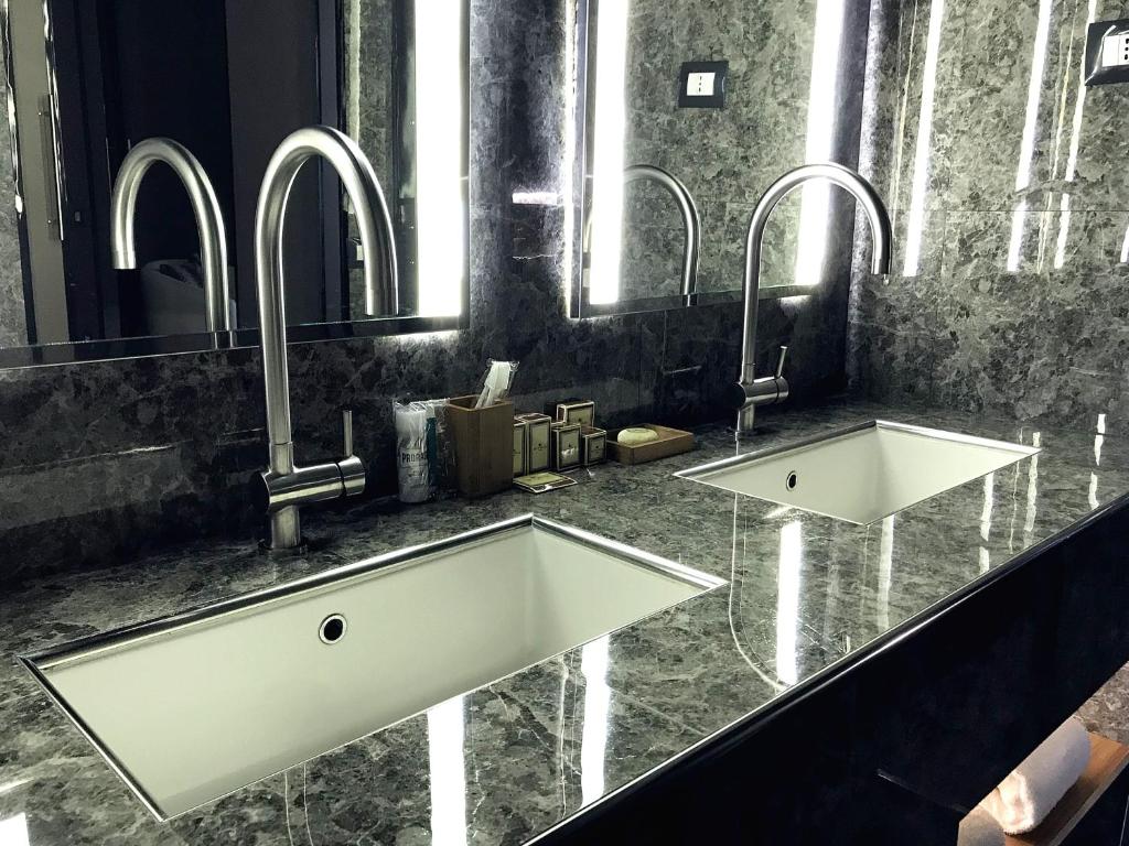 A bathroom at VILLA MARRONE - Relais -
