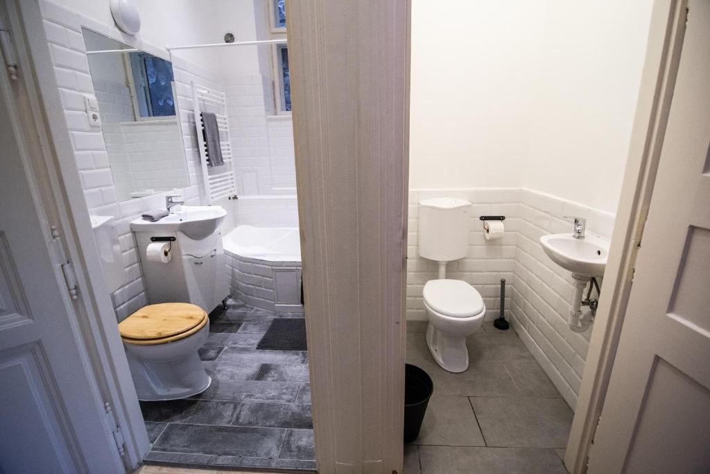 Kúpeľňa v ubytovaní Very Central apartment- 2 Bedrooms and 2 Bathrooms