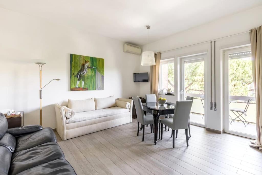 Χώρος καθιστικού στο Megi San Peter Apartment