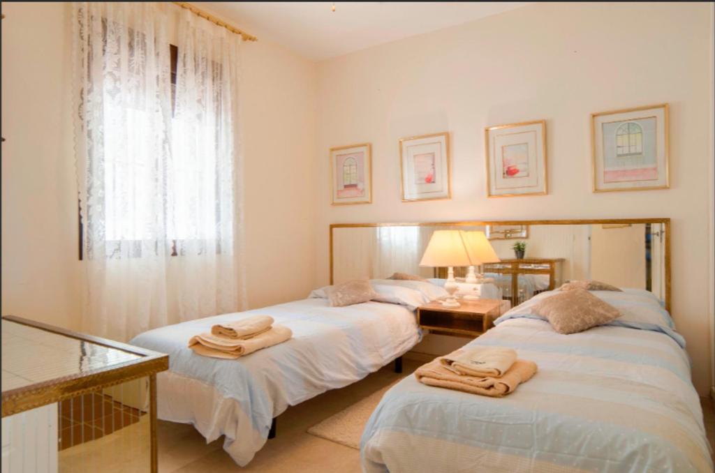 Apartamento turístico Golf Zénit, Fuengirola, Spain - Booking.com