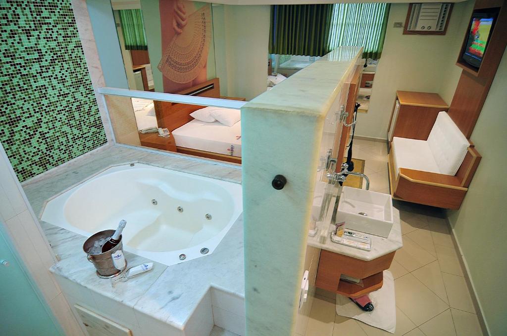  Motel Mambo - Adults Only