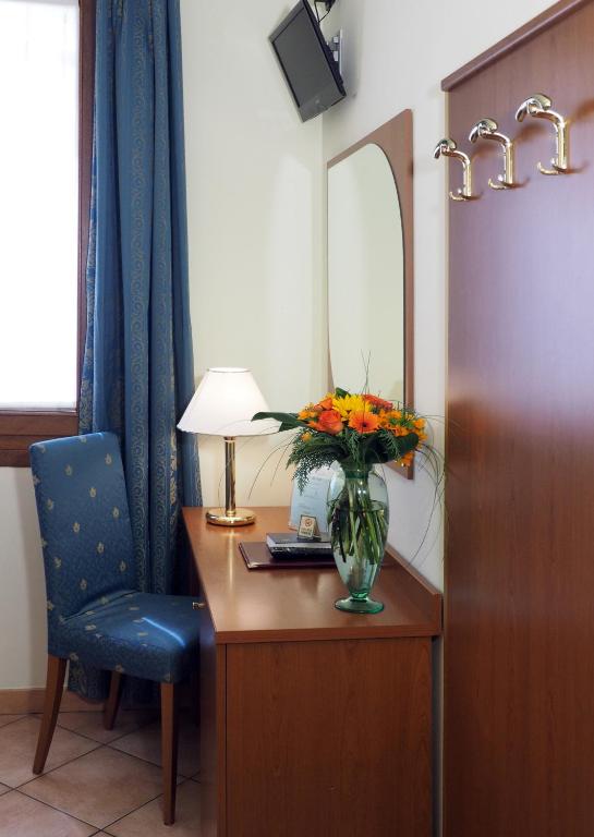 Telewizja i/lub zestaw kina domowego w obiekcie Hotel Cris
