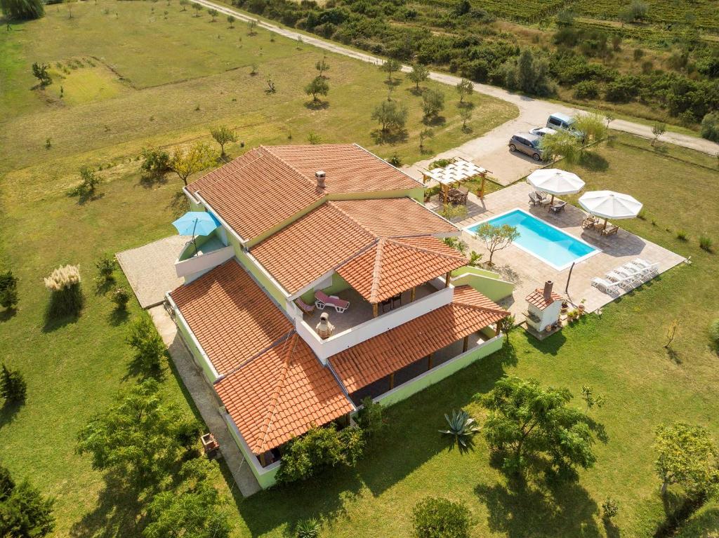 Zdjęcie z galerii obiektu Two-Bedroom Apartment in Ljubac I w mieście Krneša