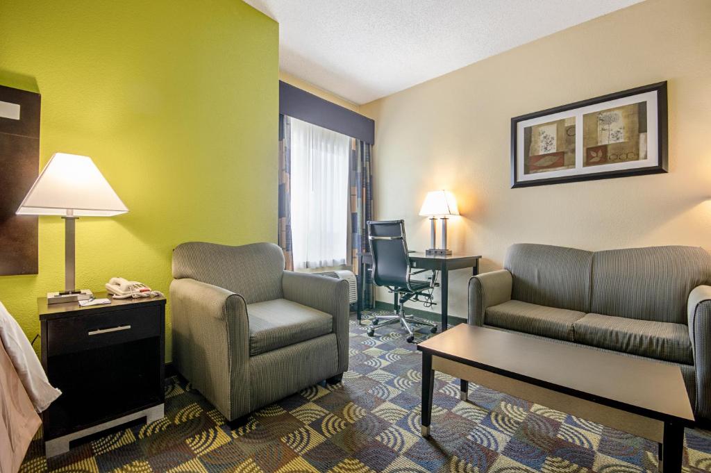 Quality Inn & Suites Glenmont - Albany South - Chambre Lit King-Size Supérieure - Non-Fumeurs