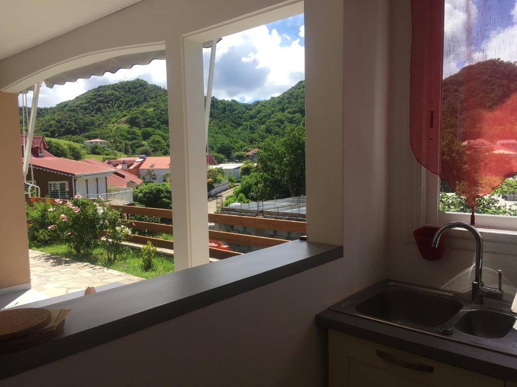 Nespecifikovaný výhled na hory nebo výhled na hory při pohledu z apartmánu