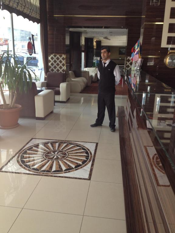 Kar Hotel személyzete