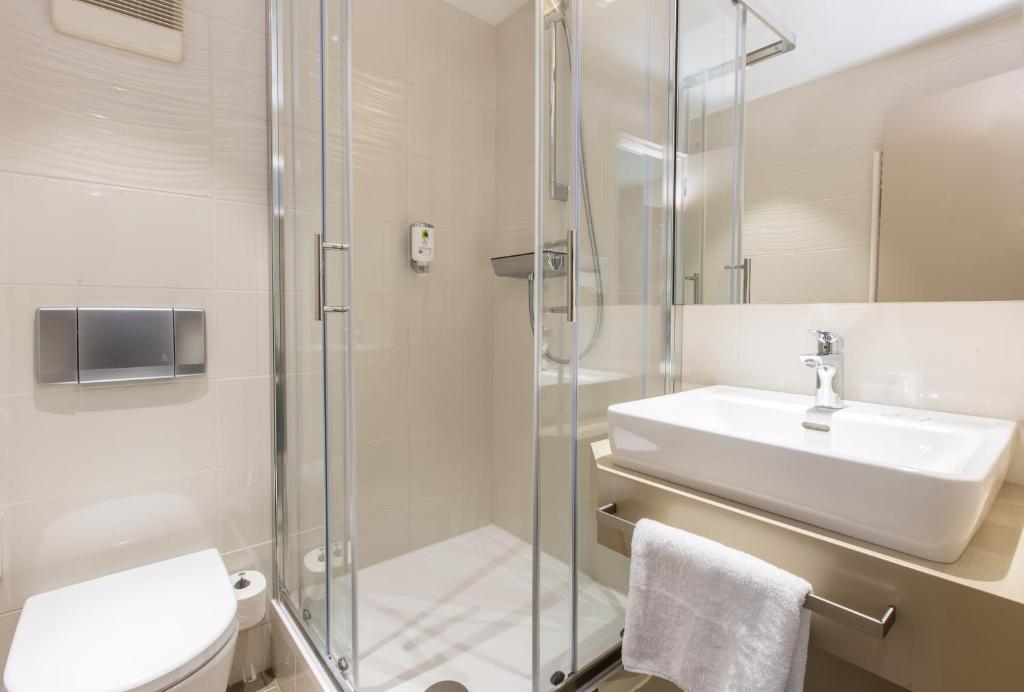 Hotel Kapuzinerhof - Business Double Room With Queensize Bed 1.40m