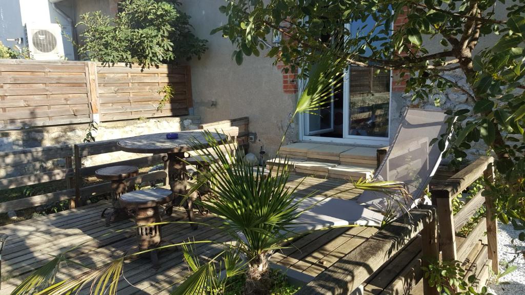 Patio nebo venkovní prostory v ubytování Chambre L'Orchidée